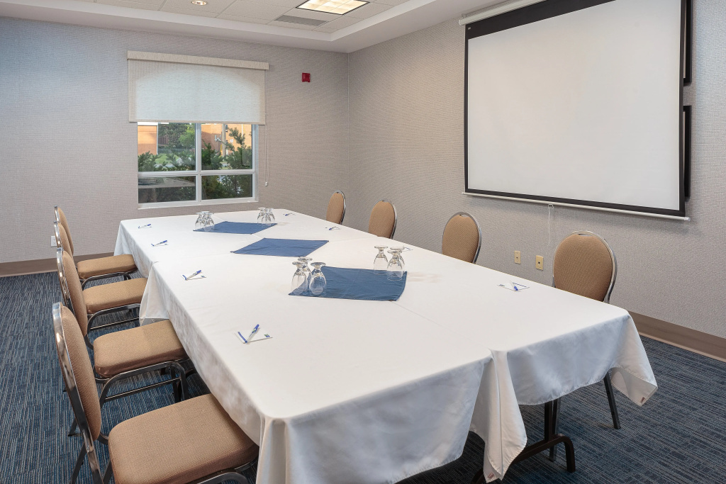 Holiday Inn Express & Suites Belleville by IHG - Général