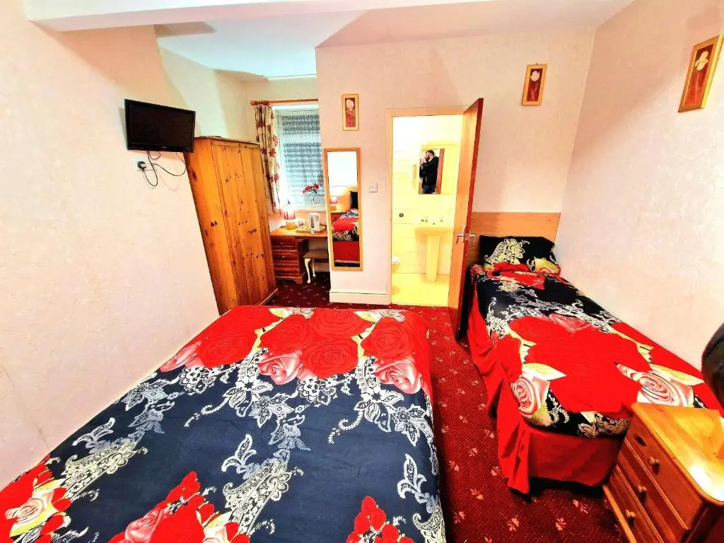 Economy Triple room