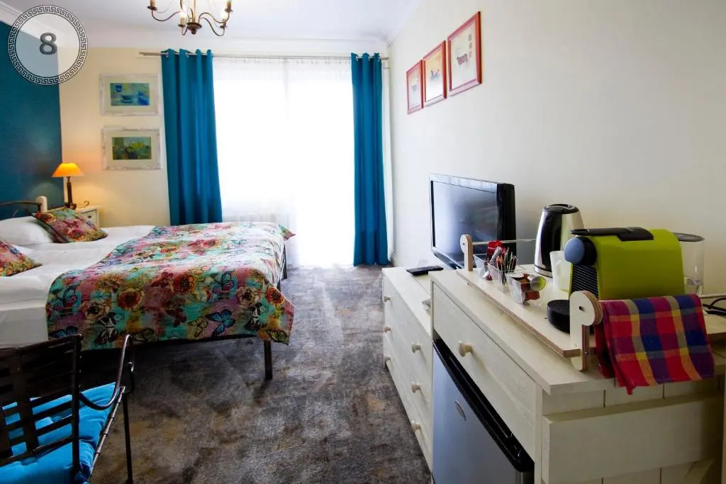 Economy room