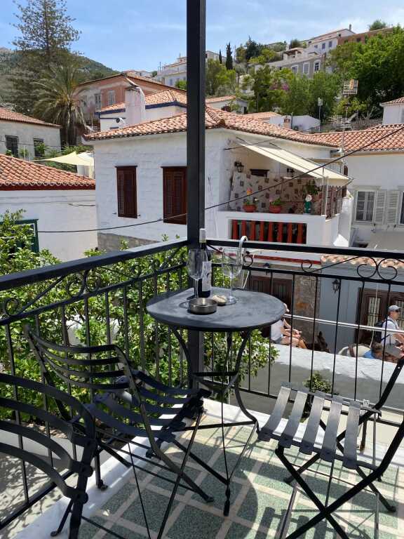 Douskos Guest House by null