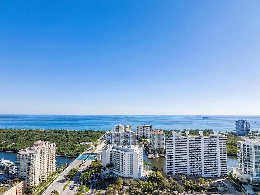1 Bedroom Suite at Galleryone 1 Condo by Redawning