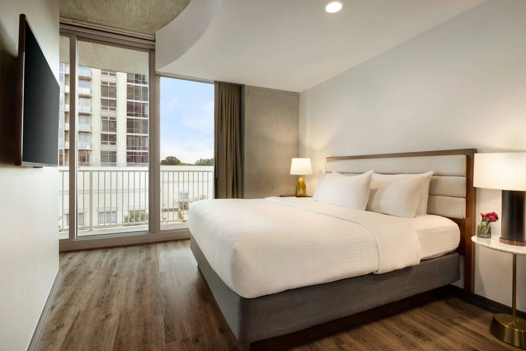 1 Bedroom Double Suite with balcony (full double bed)