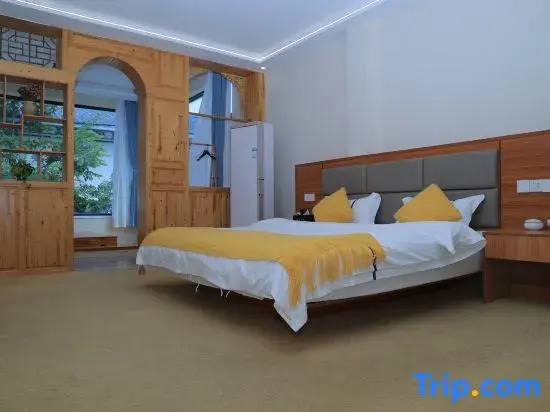 Double Suite (full double bed)