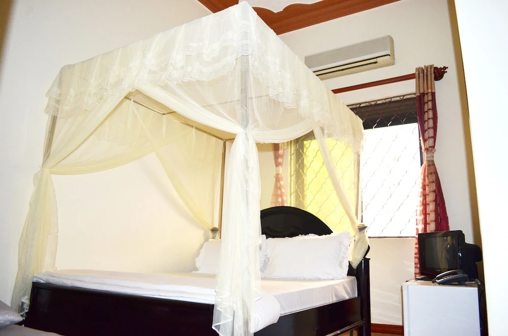 Standard Double room with balcony (full double bed)