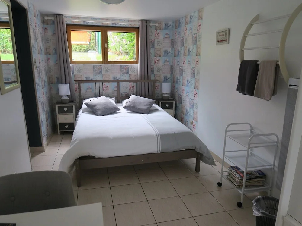 Voir la photo 1 — Les Collinades de Chalons
