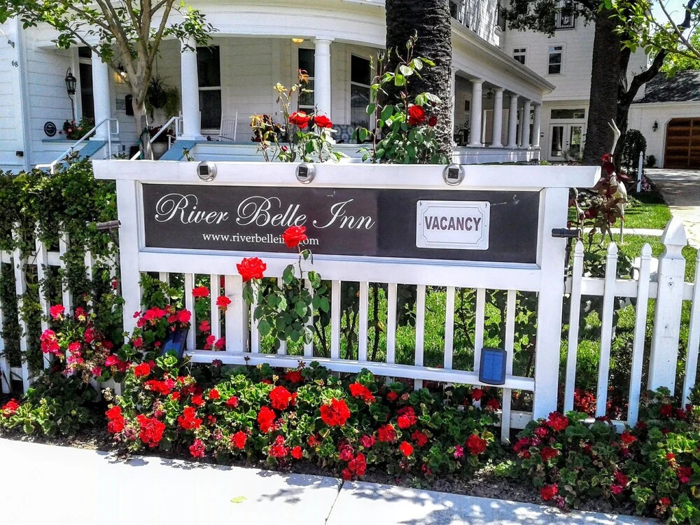 The River Belle Inn