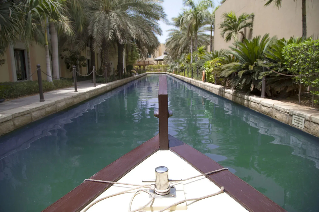 Shangri-La Hotel Apartments Qaryat Al Beri - фото 18