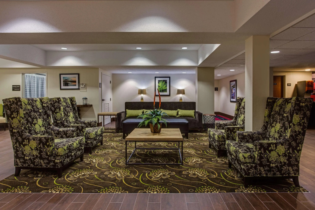 Lobby & Reception