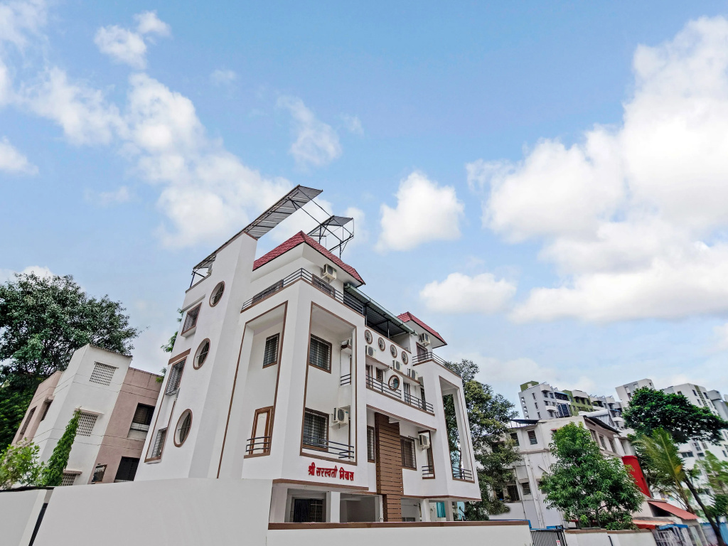 Super Hotel O Saraswati Niwas Vadgaon Budruk