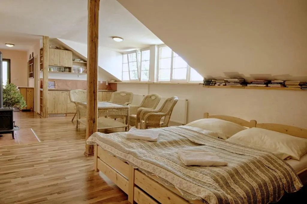 2 Bedrooms Apartment