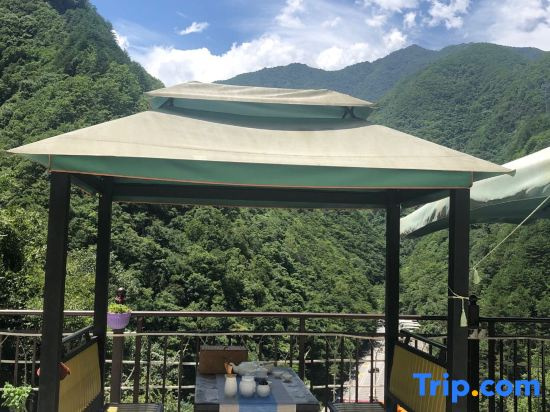 Banshan Garden Homestay (Shennongjia Muyu Town)