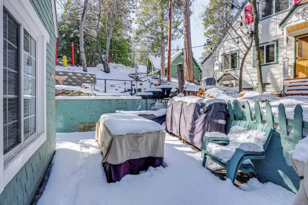Walkable 'green Gables Cottage' in Lake Arrowhead