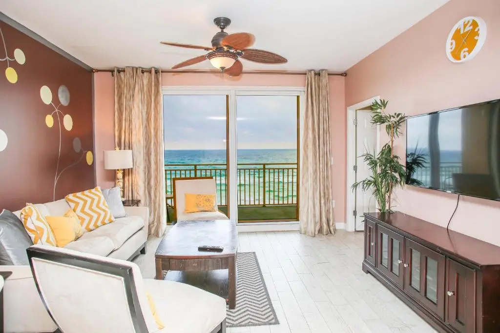 2 Bedrooms Apartment with sea view