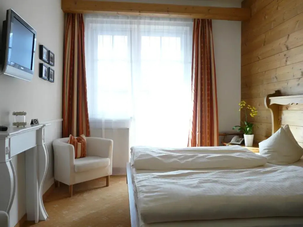 Hotel Roter Hahn - Bed & Breakfast - Chambres