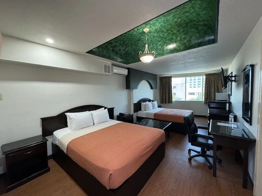 Quadruple Suite