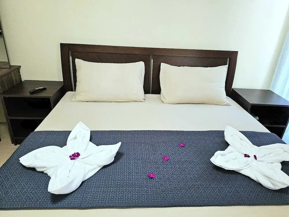 Mangotree Apartel & Resor
