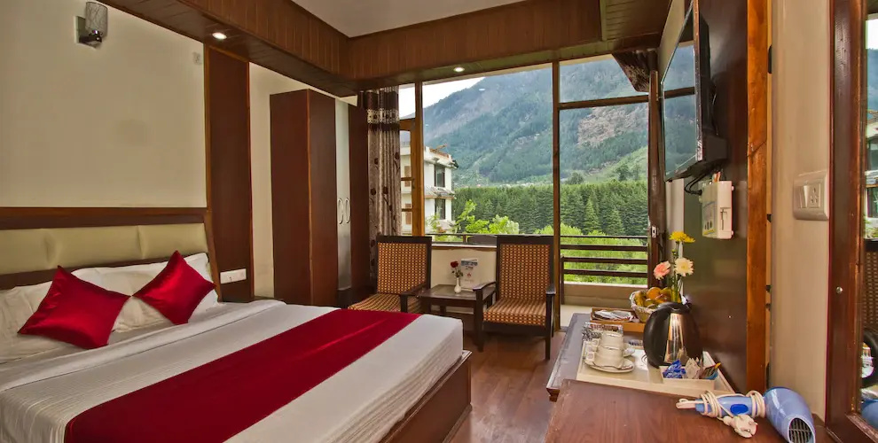 Deluxe room with balcony and with river view