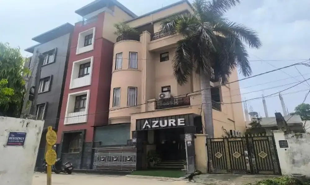 Fabhotel Azure I