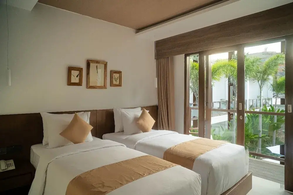 Superior Double room with balcony (full double bed)