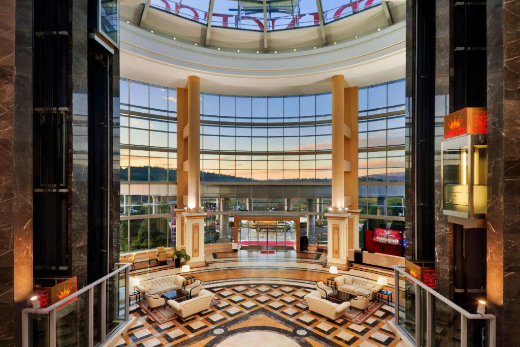 Lobby & Reception
