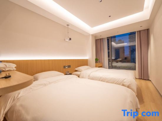 Standard Double room with lake view (twin beds)