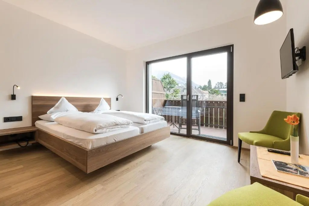 Standard Double room with balcony (full double bed)