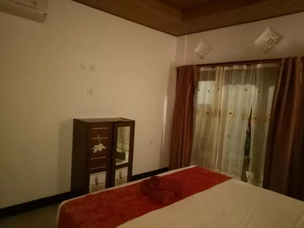 Deluxe Double room (full double bed)