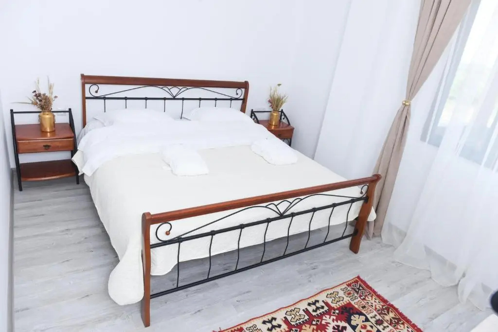 Standard Double room with pool view (full double bed)