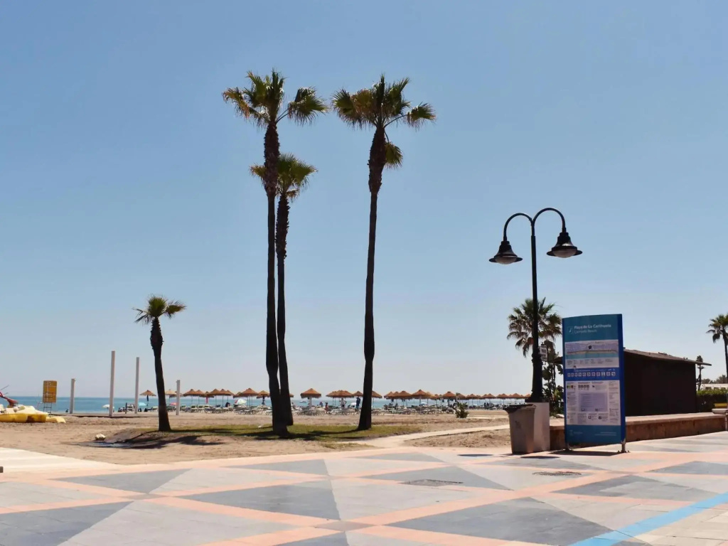 Luminoso apartamento de 3 dormitorios a pie de playa en Torremolinos