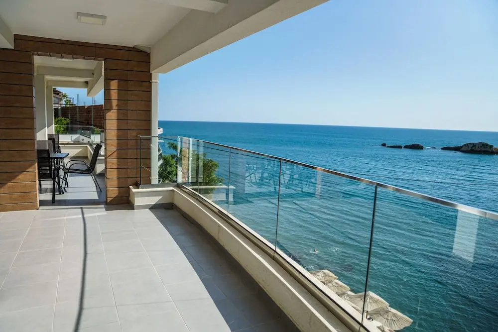 Beach & Waterfront