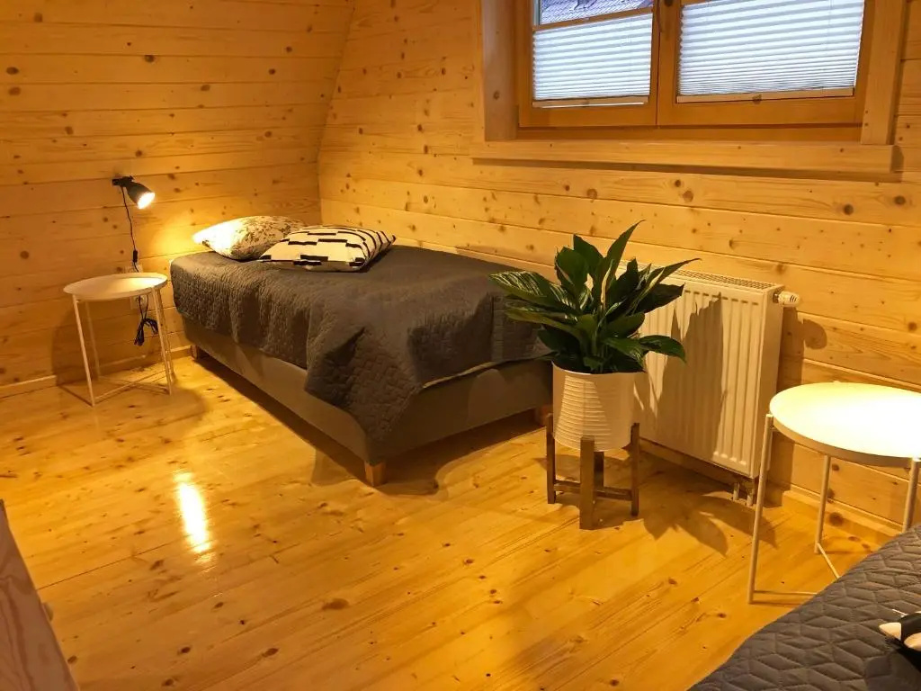 2 Bedrooms Chalet