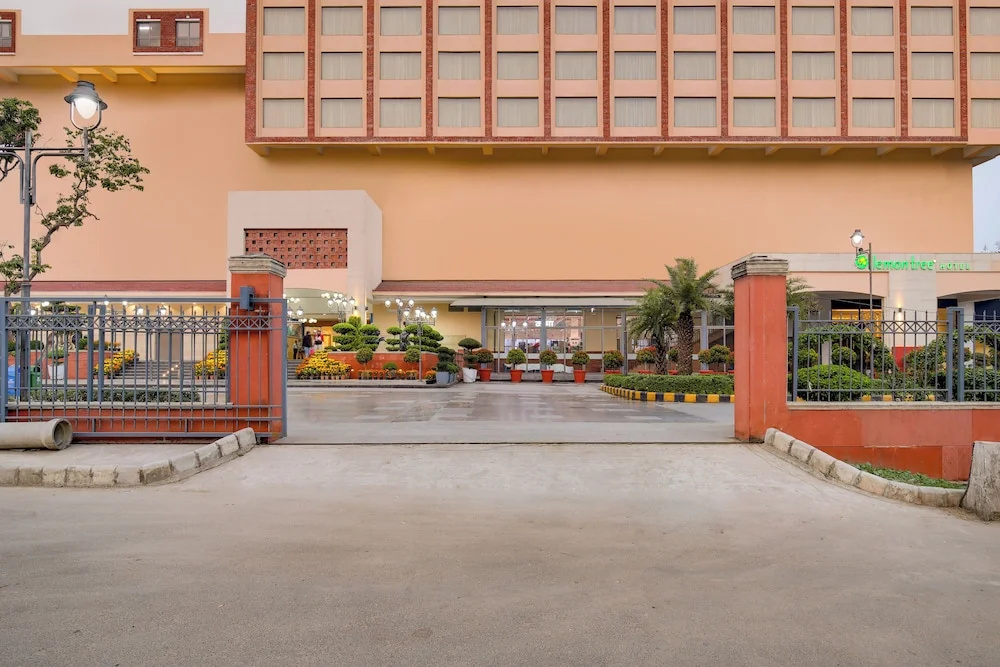 Lemon Tree Hotel Mall of Dehradun