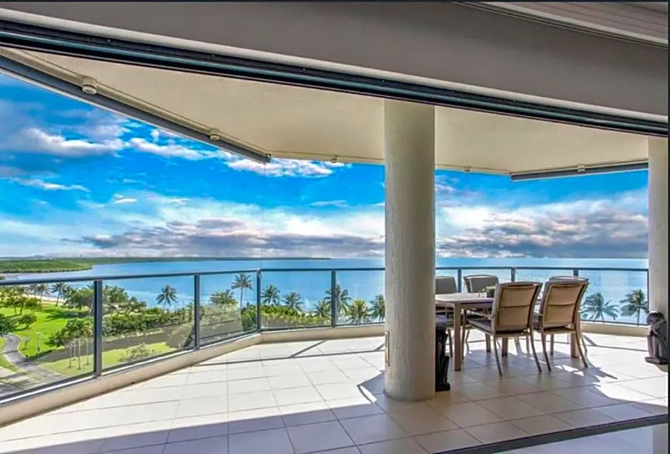 Penthouse Apartment with ocean view