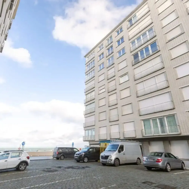Beautiful Seaview Apartment With Private Garage