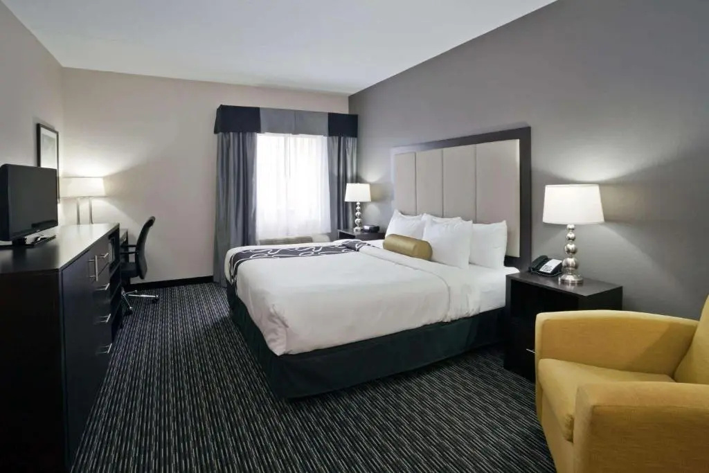 La Quinta Inn & Suites by Wyndham Detroit Metro Airport - Chambres