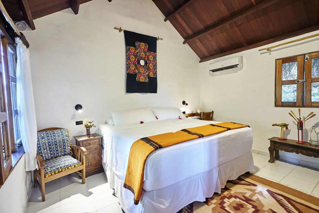 Standard room with lake view
