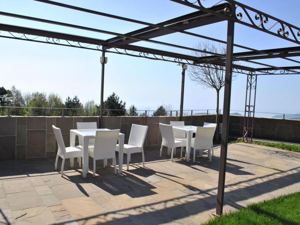 Cosy Apartment with Terrace, in a Residence with Swimming Pool And SPA Centre