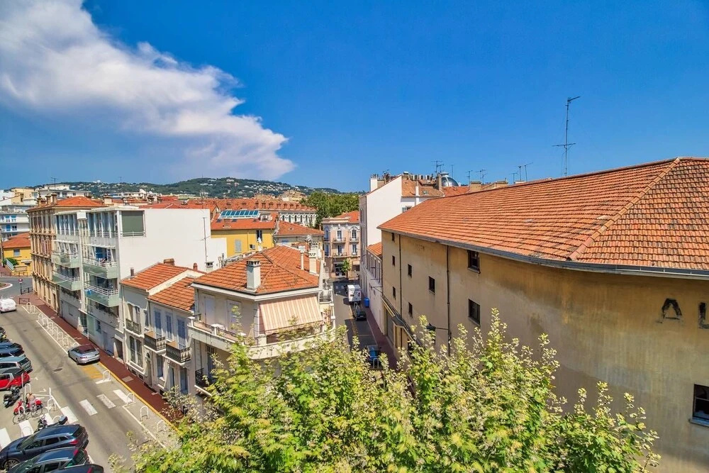 2 Rooms With Parking and Balcony, Heart of Cannes