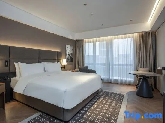 Deluxe Double room (full double bed)