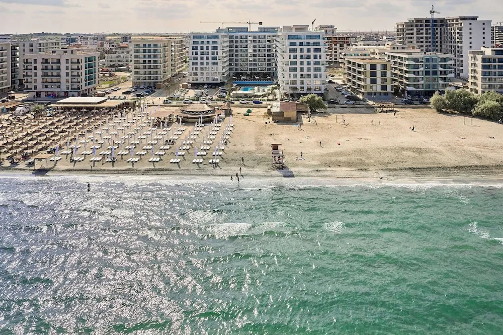 Beach & Waterfront