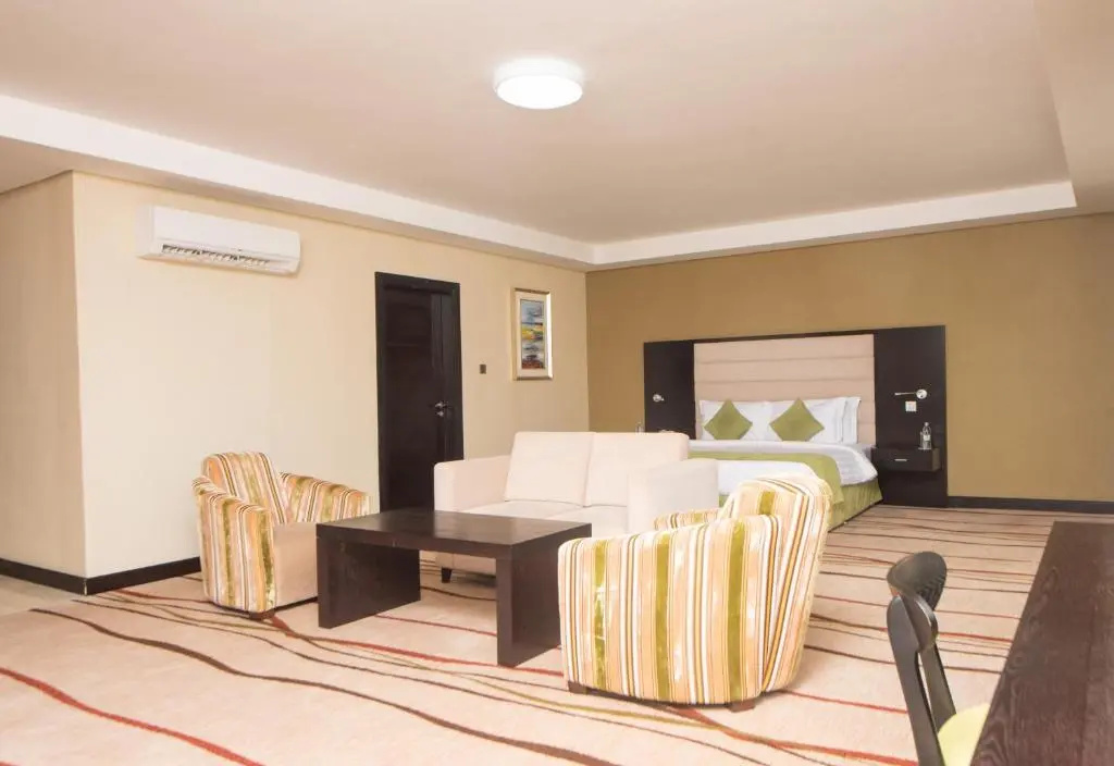 Deluxe Suite