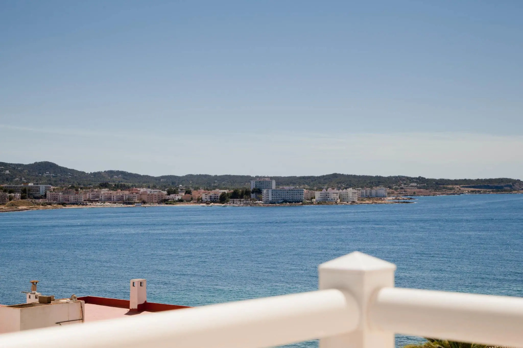 Beach & Waterfront