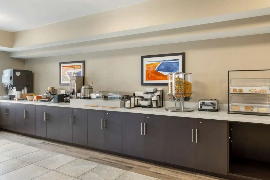 SureStay Plus Hotel by Best Western Watertown — фото 2