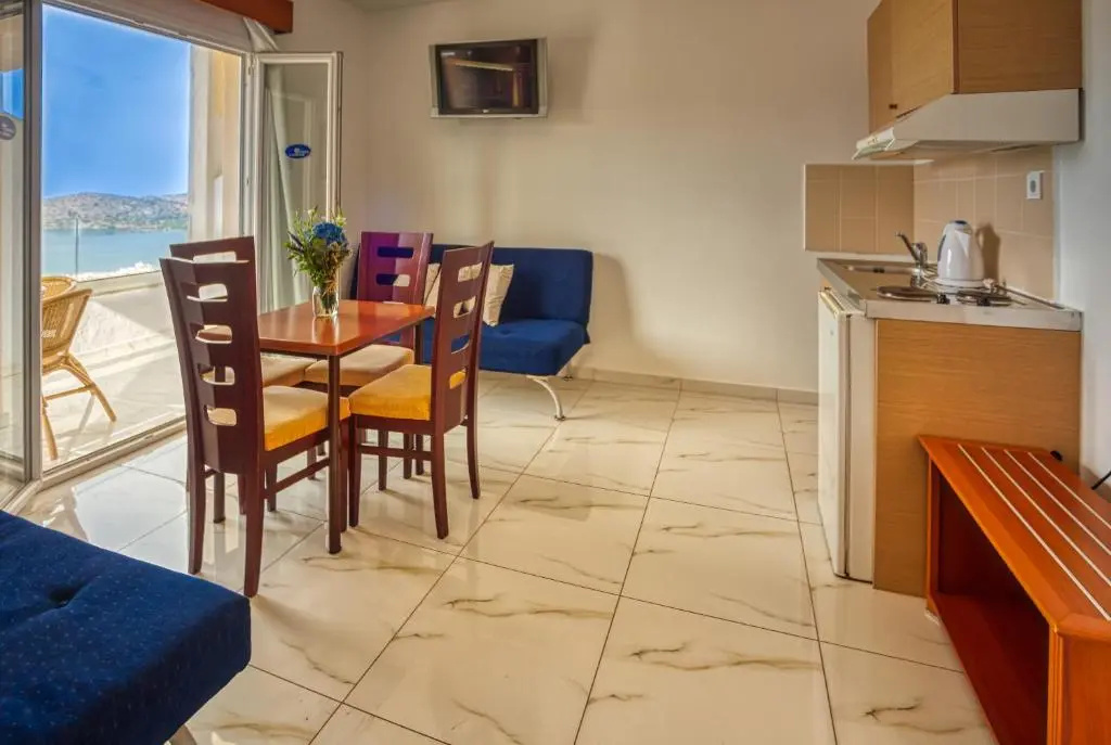 2 Bedrooms Grand Apartment with sea view