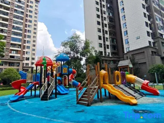 Tumeiji Cinema-style Homestay (Zunyi Wuyue Plaza)