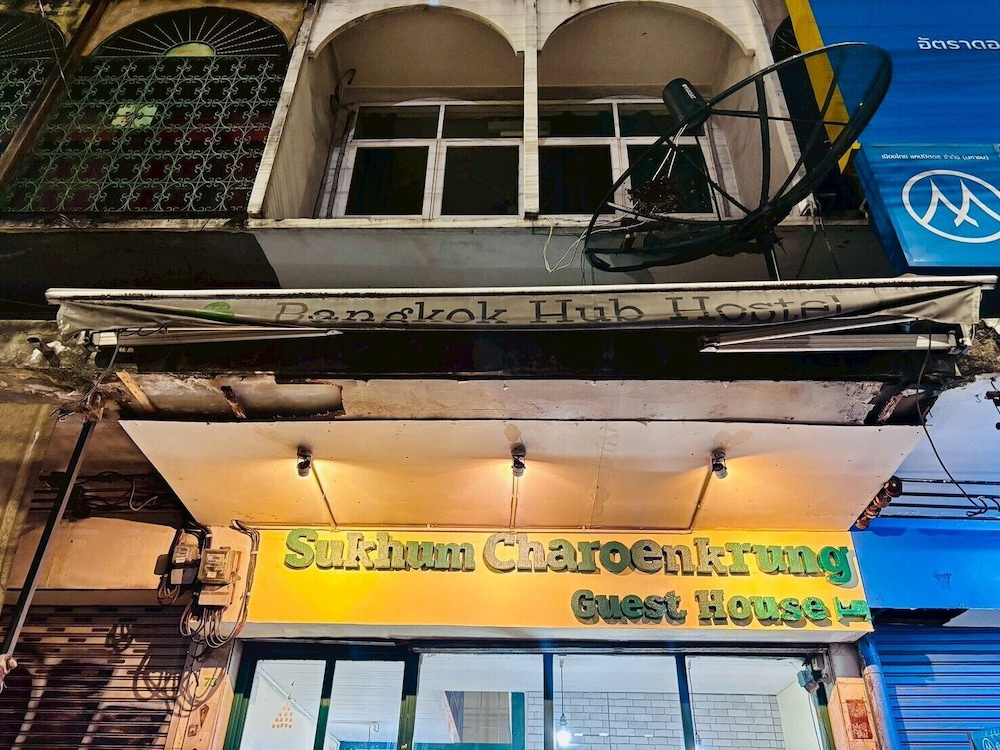Sukhum Charoen Krung Tak-Sin guest house