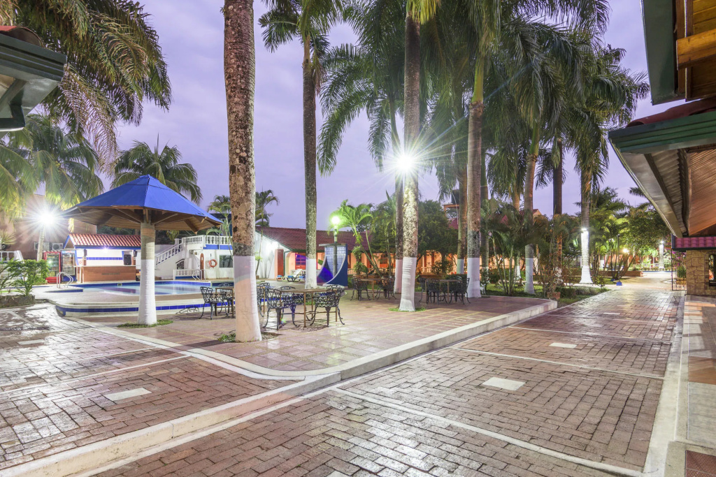 Beach & Waterfront