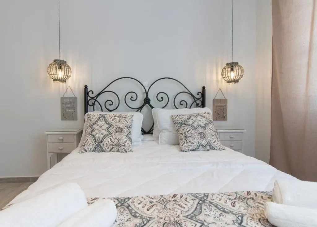 Standard Double room with garden view (full double bed)