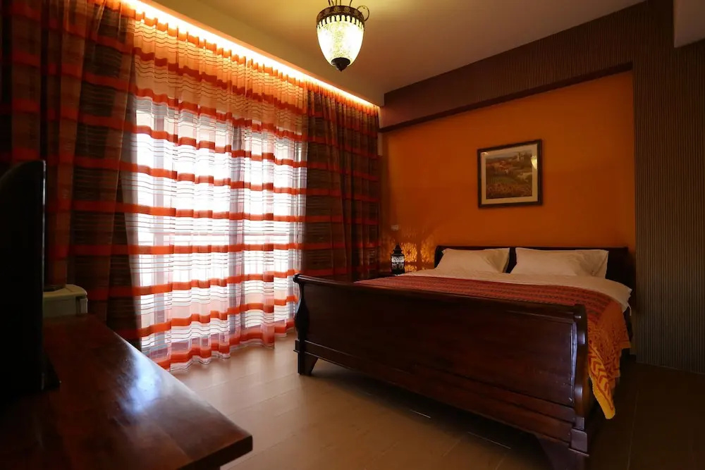 Superior Double room with balcony (full double bed)