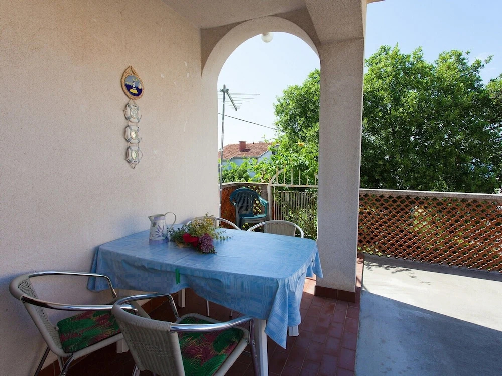 Spacious Apartment With Terrace, Near the Beach